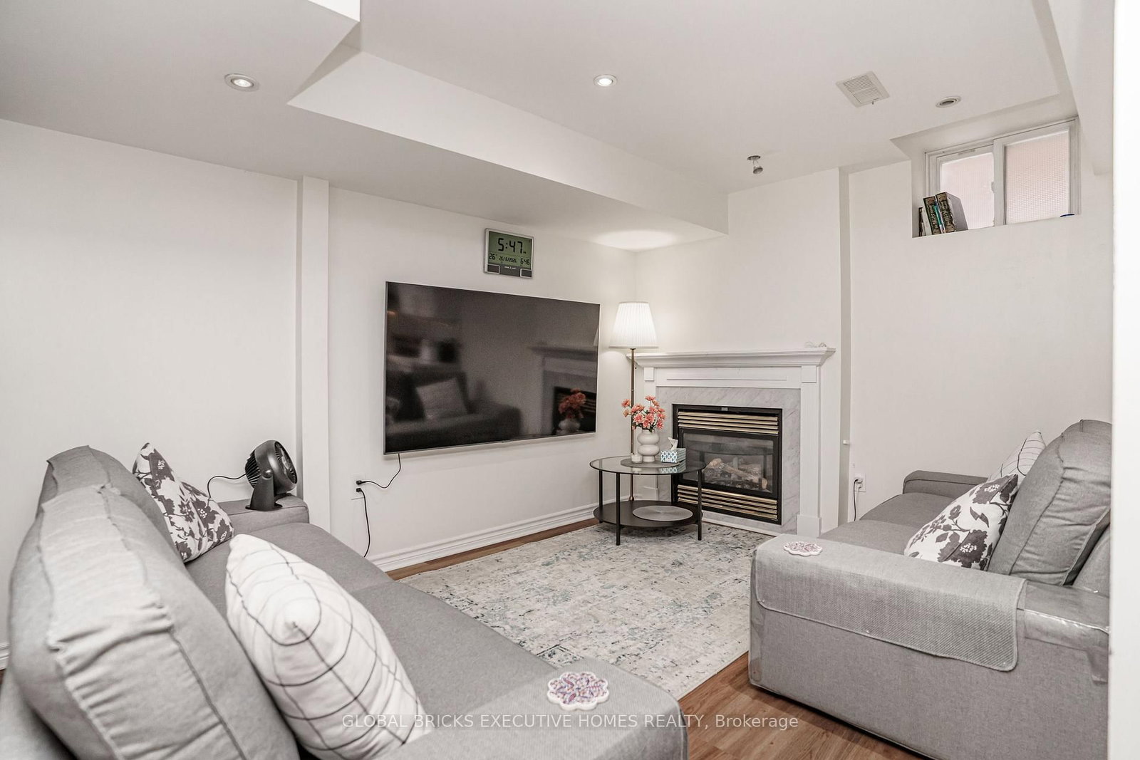 3435 Artesian Drive • Mississauga, ON photo 41