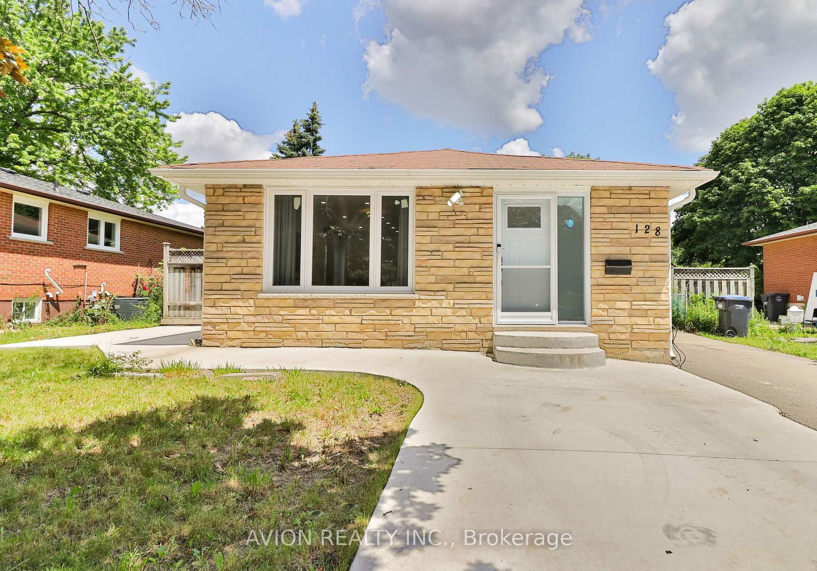 128 Rutherford Road, Brampton, ON, photo 2