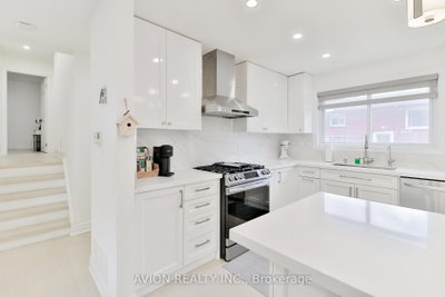 128 Rutherford Brampton,ON L6V 2J5 — Photo 8