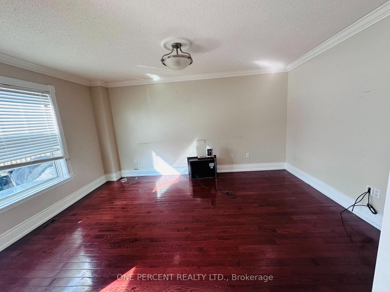 15 Beaverhall Brampton,ON L6X 4L3 — Photo 6