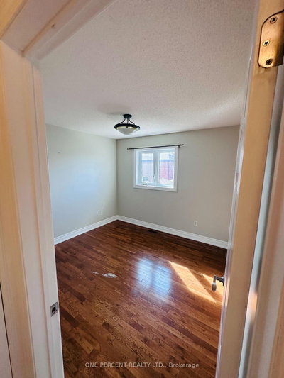 15 Beaverhall Road • Brampton, ON photo 9