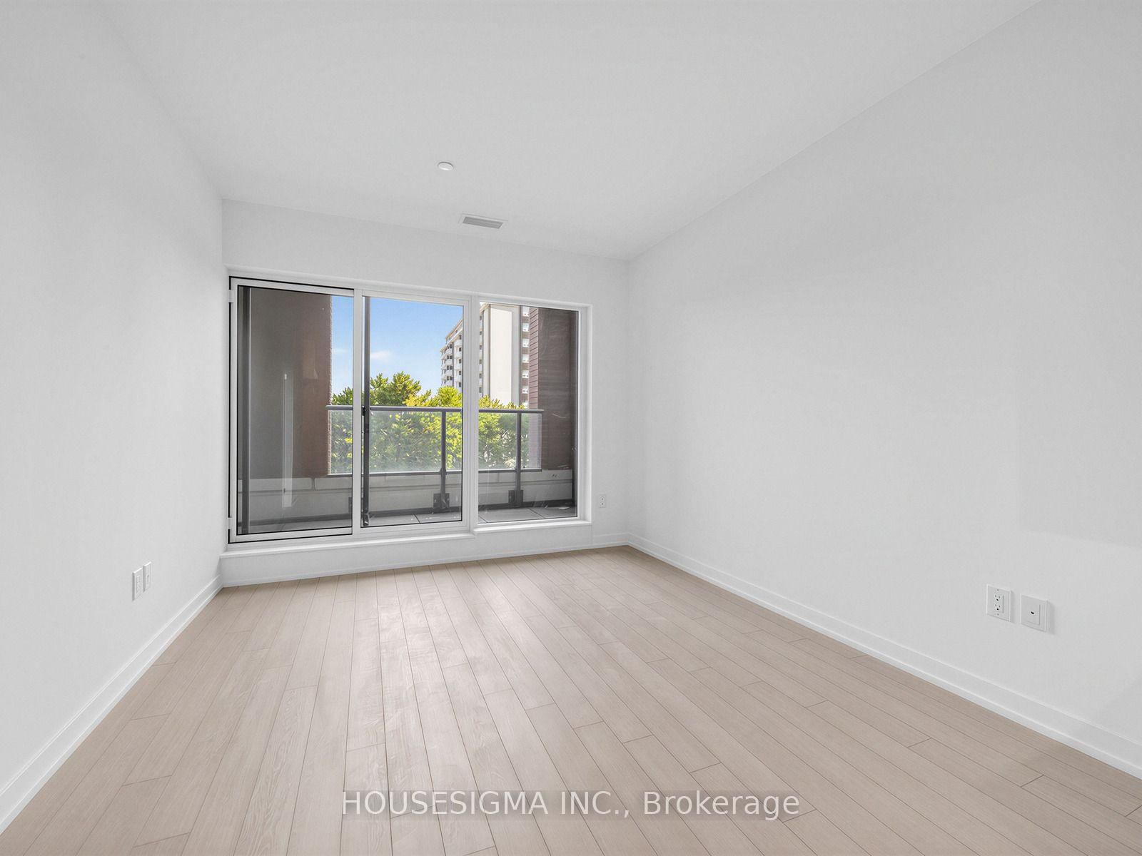 407-4010 Eglinton Avenue, Toronto, ON, photo 3