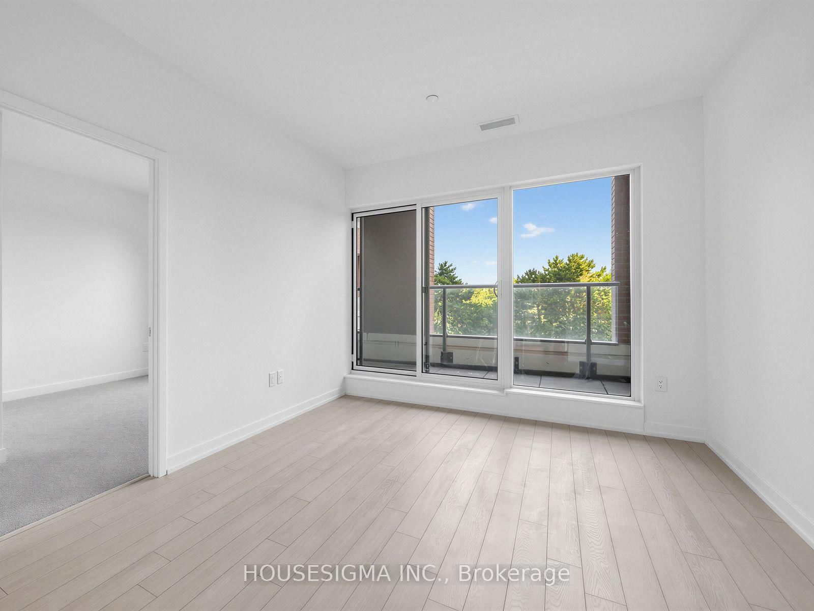 407-4010 Eglinton Avenue, Toronto, ON, photo 4