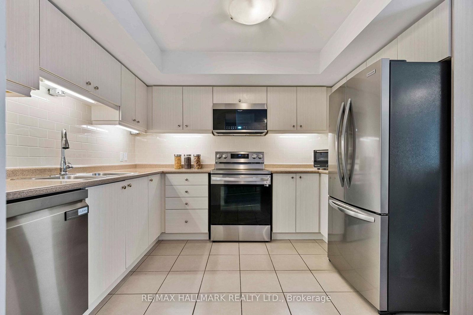 2441 Greenwich Drive • #107 • Oakville, ON photo 12