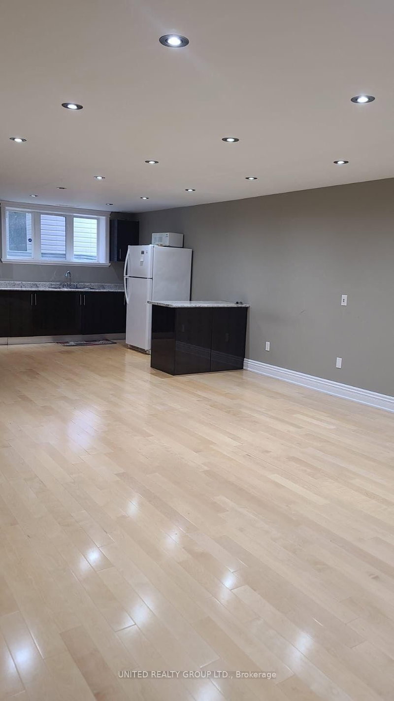 Bsmt - 39 Treeline Boulevard