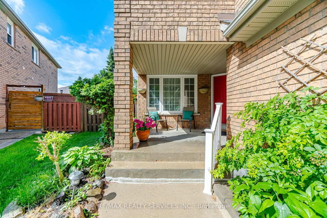 93 Seclusion Crescent