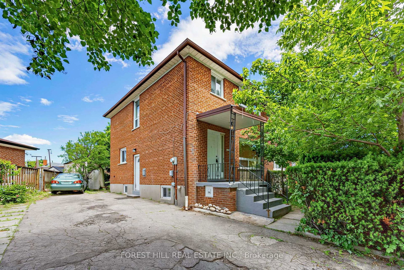 Property at 246 Grandravine