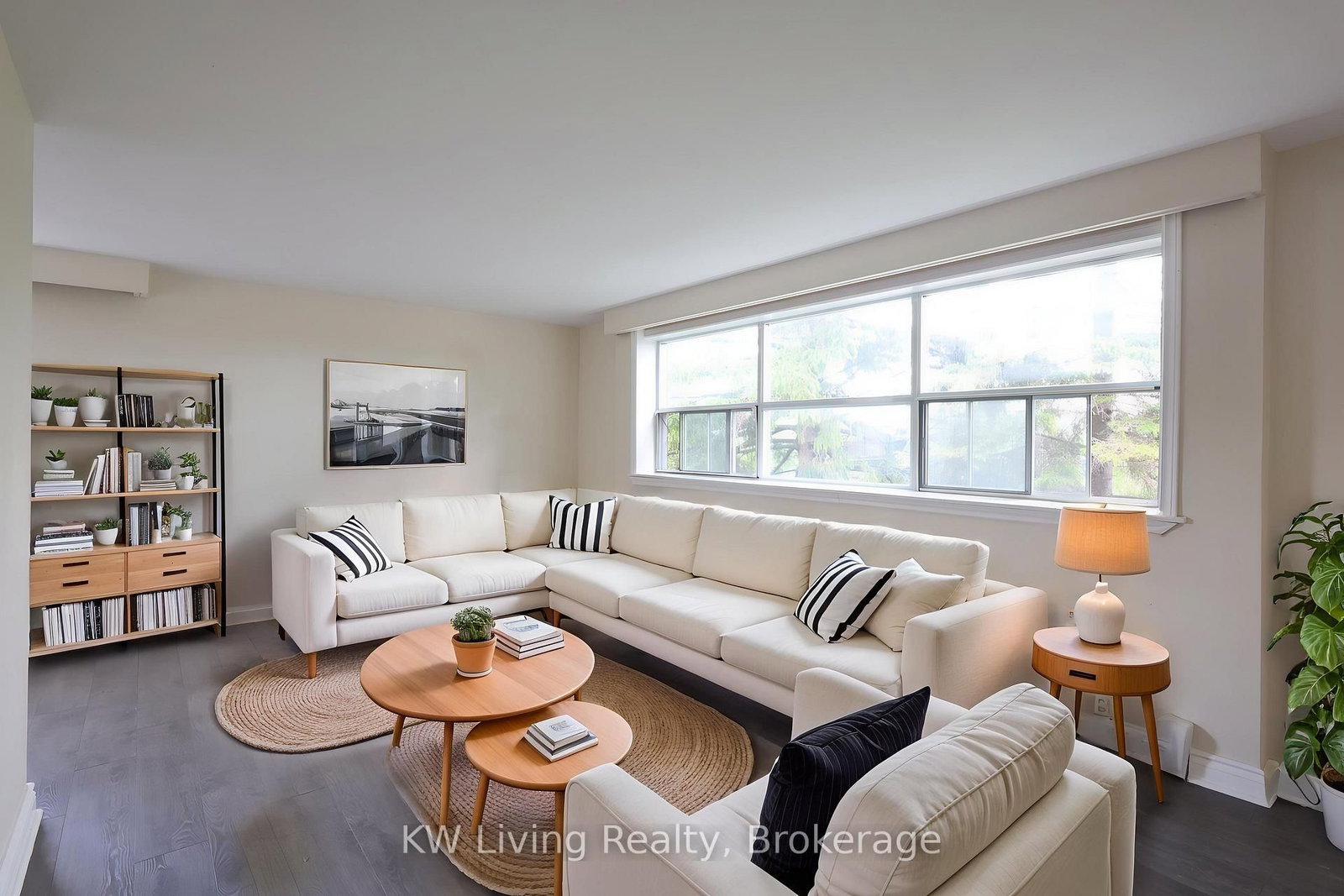 302-100 Browns Line, Toronto, ON, photo 4
