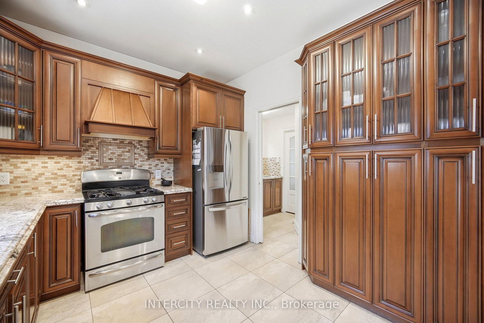 25 Lockheed Boulevard • Toronto, ON photo 11
