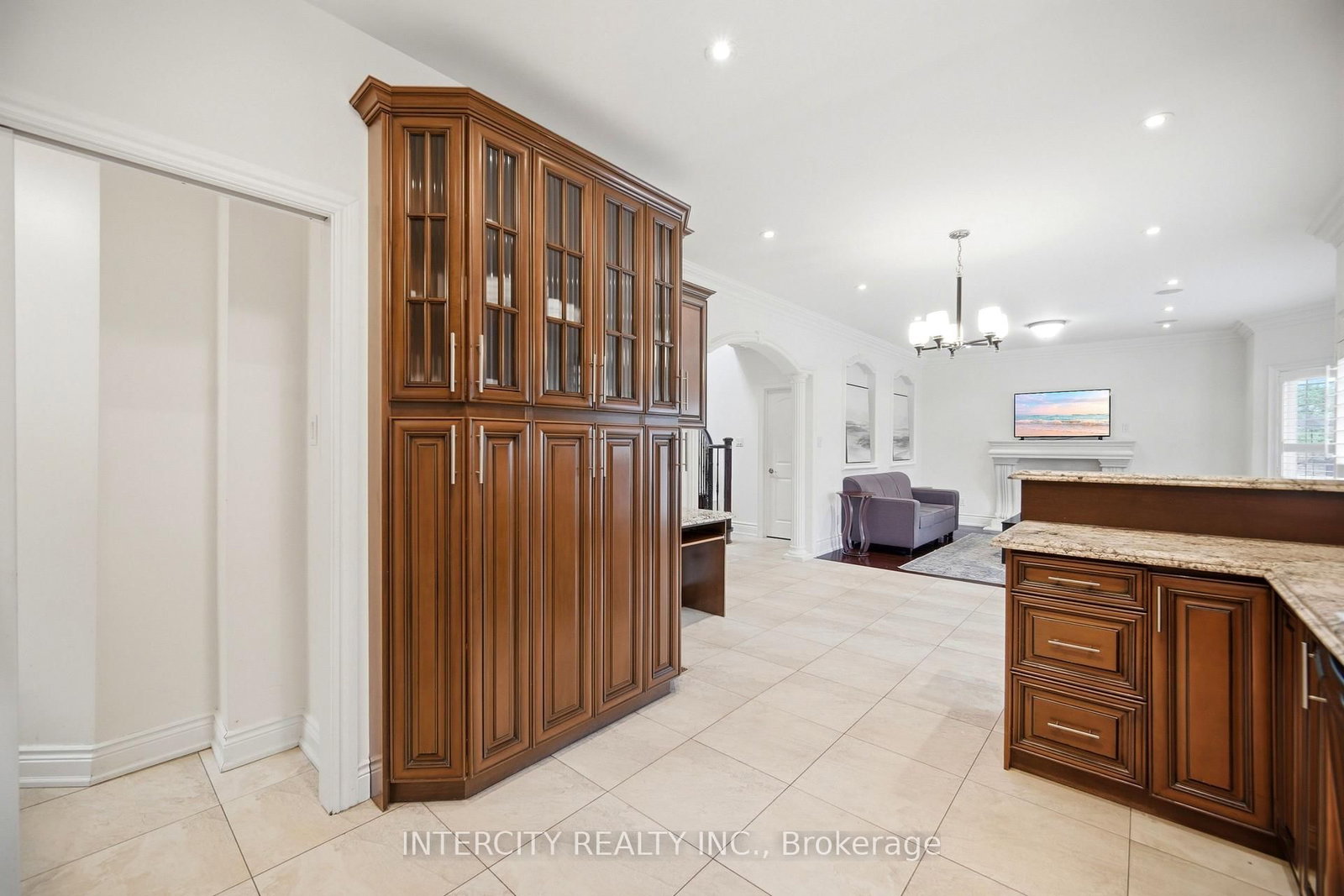 25 Lockheed Boulevard • Toronto, ON photo 12