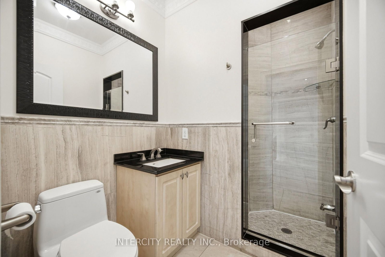 25 Lockheed Boulevard • Toronto, ON photo 17