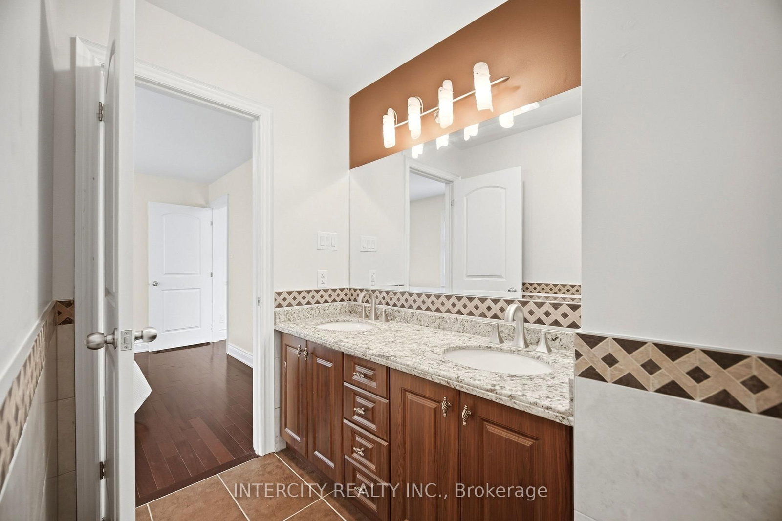 25 Lockheed Boulevard • Toronto, ON photo 29