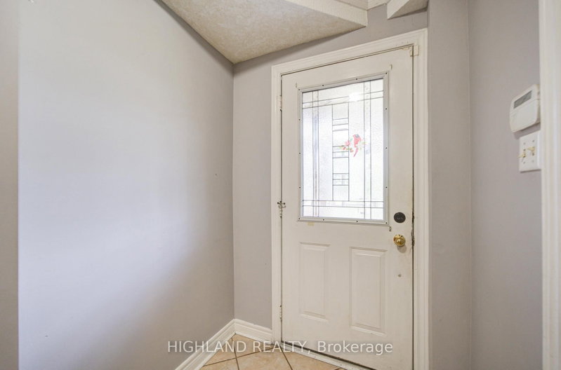 5327 Landsborough Ave photo 4