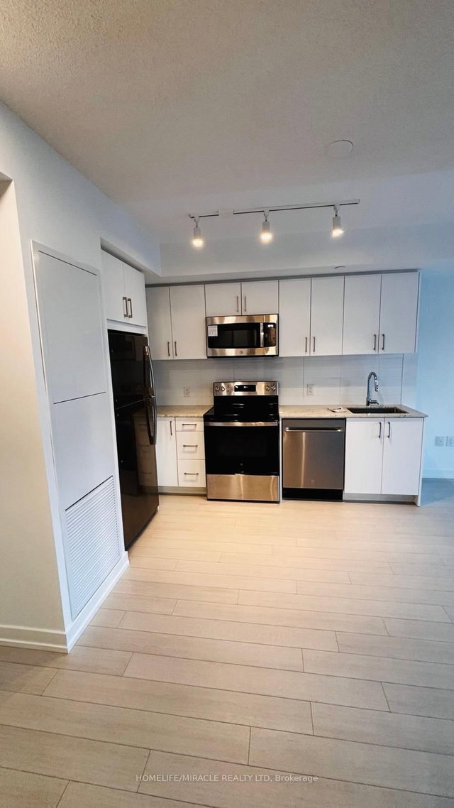 208 - 4010 Eglinton Avenue