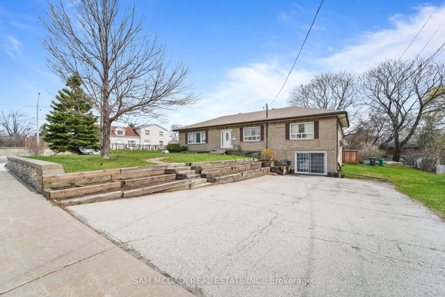 2230 Britannia Road W