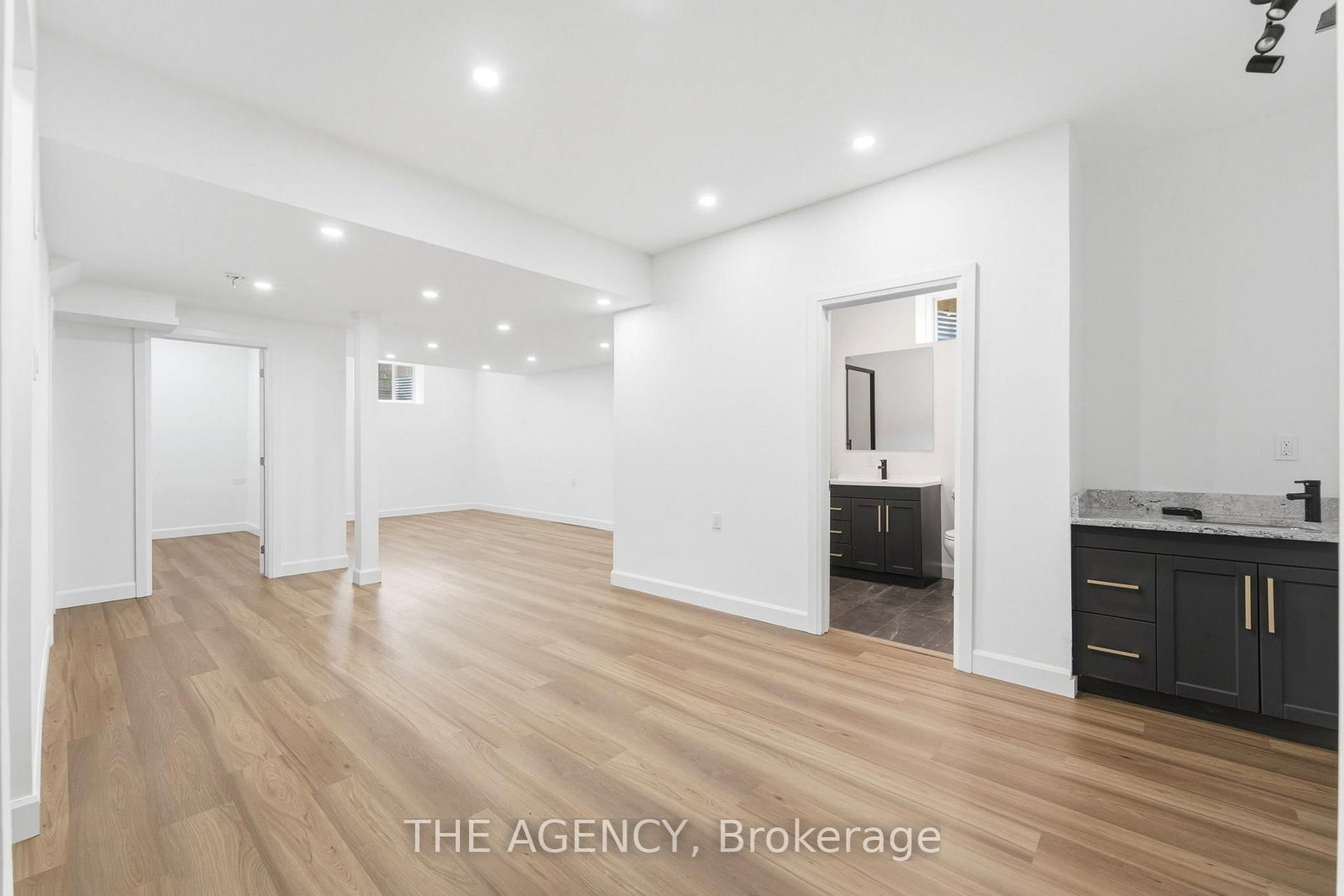 308 Appleby Line • Burlington, ON photo 36