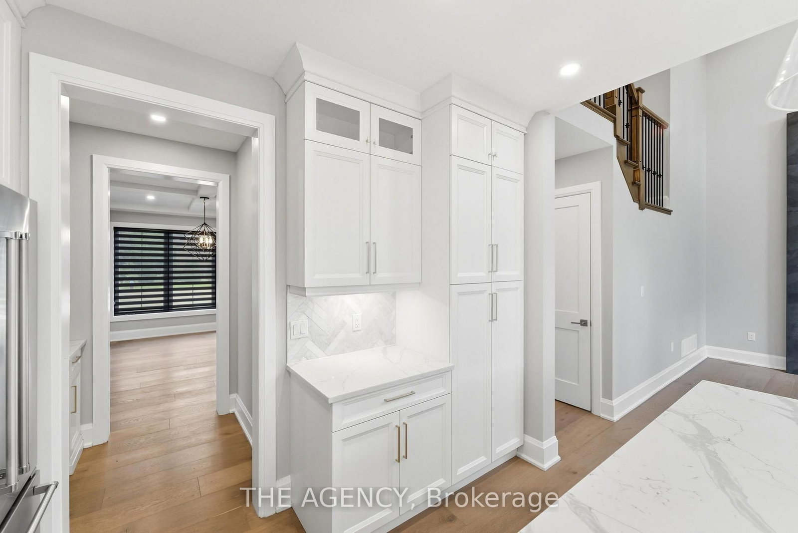 308 Appleby Line • Burlington, ON photo 8