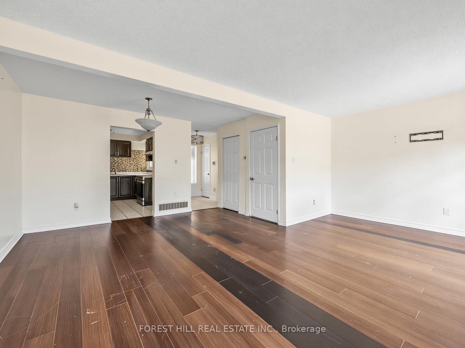 61 Royal Salisbury Way • Brampton, ON photo 10