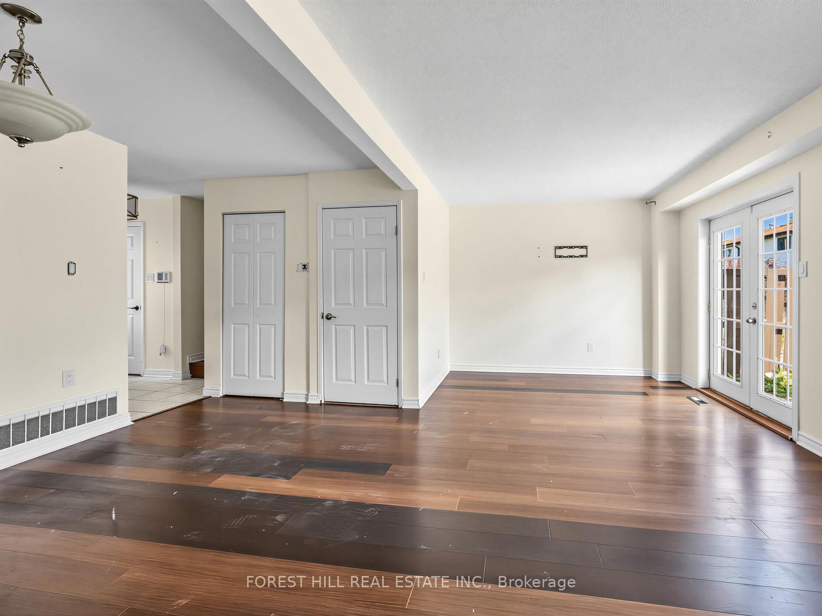 61 Royal Salisbury Way • Brampton, ON photo 11