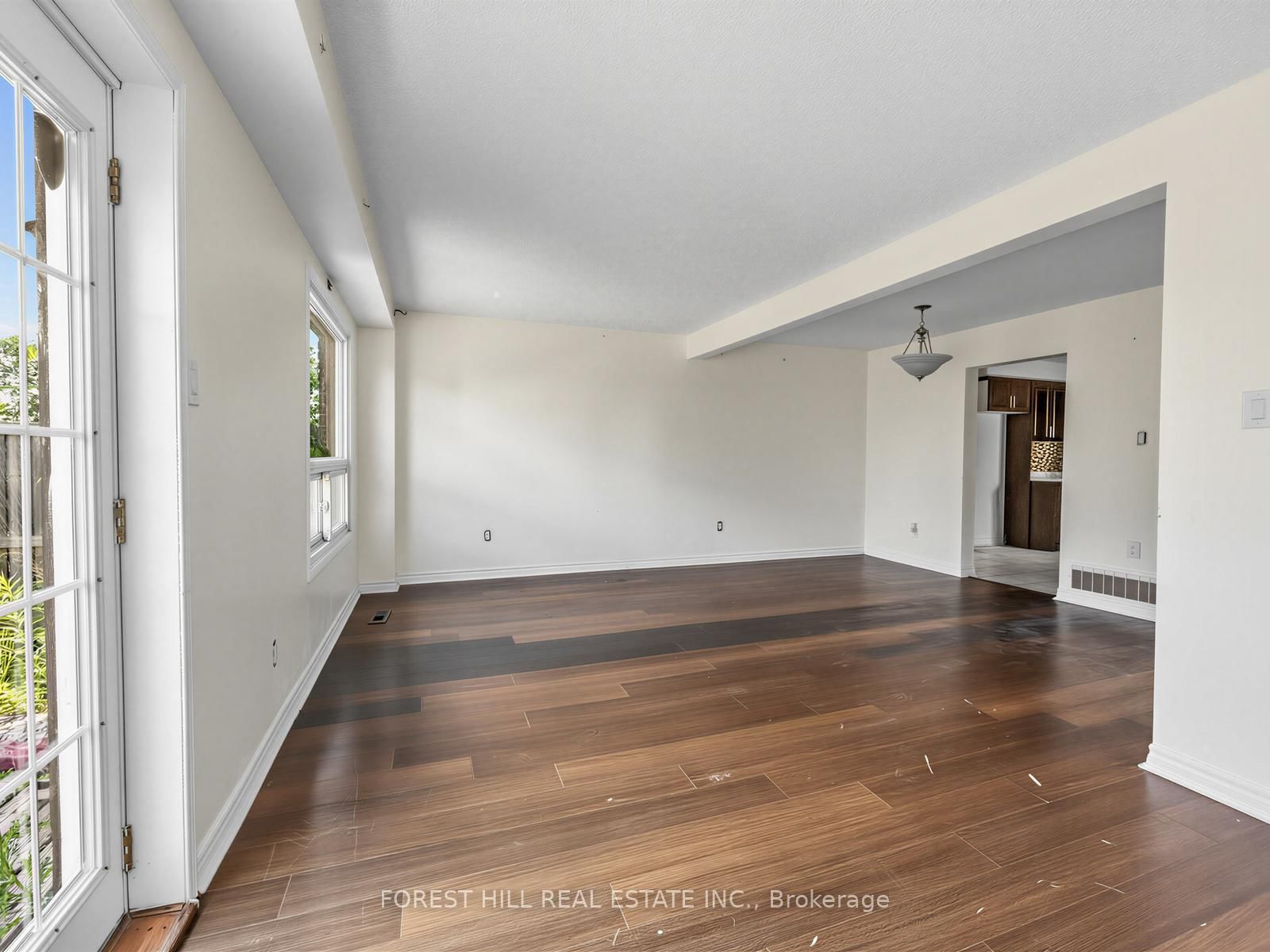 61 Royal Salisbury Way • Brampton, ON photo 12