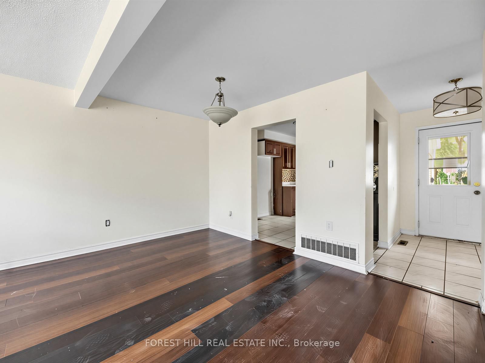 61 Royal Salisbury Way • Brampton, ON photo 13