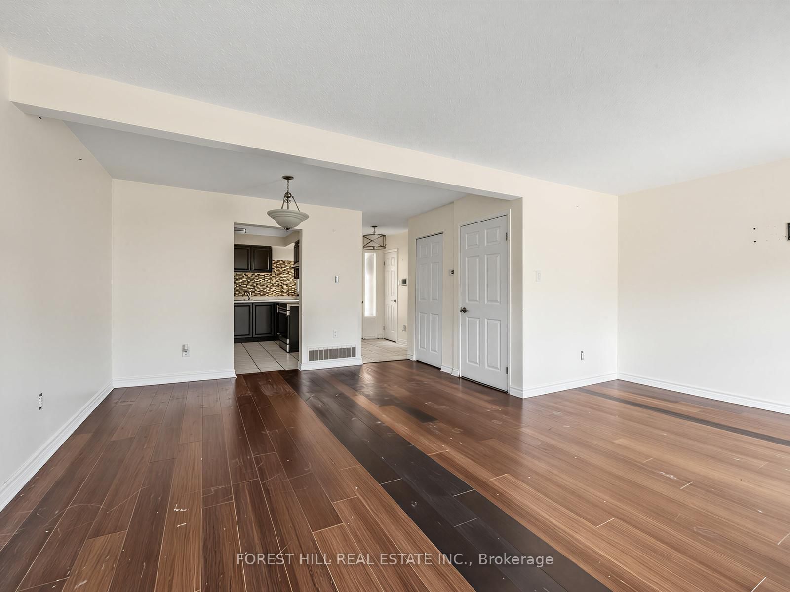 61 Royal Salisbury Way • Brampton, ON photo 14