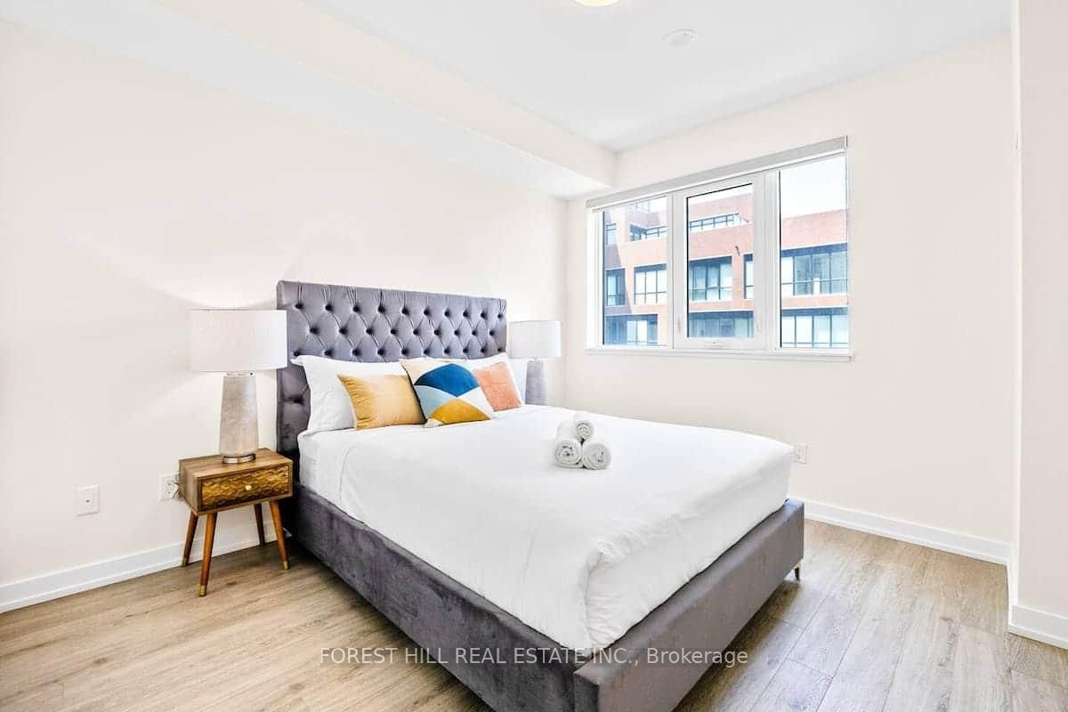 2300 W ST CLAIR Avenue • #709 • Toronto, ON photo 16