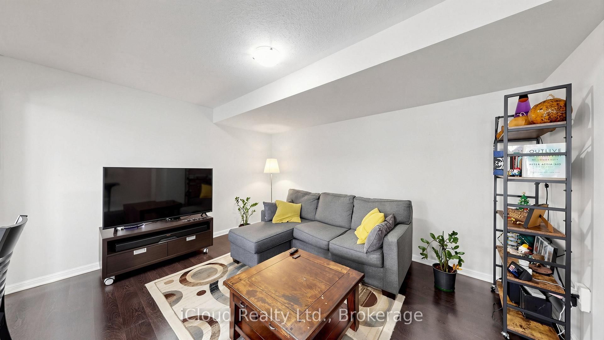 118 Baycliffe Crescent