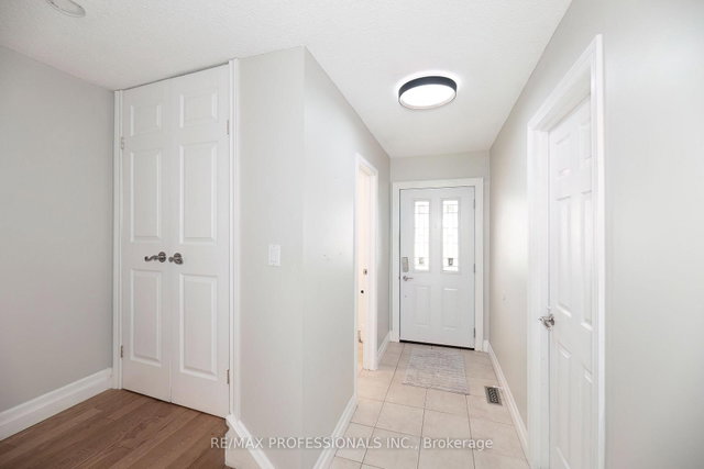 20 - 1951 Rathburn Road E