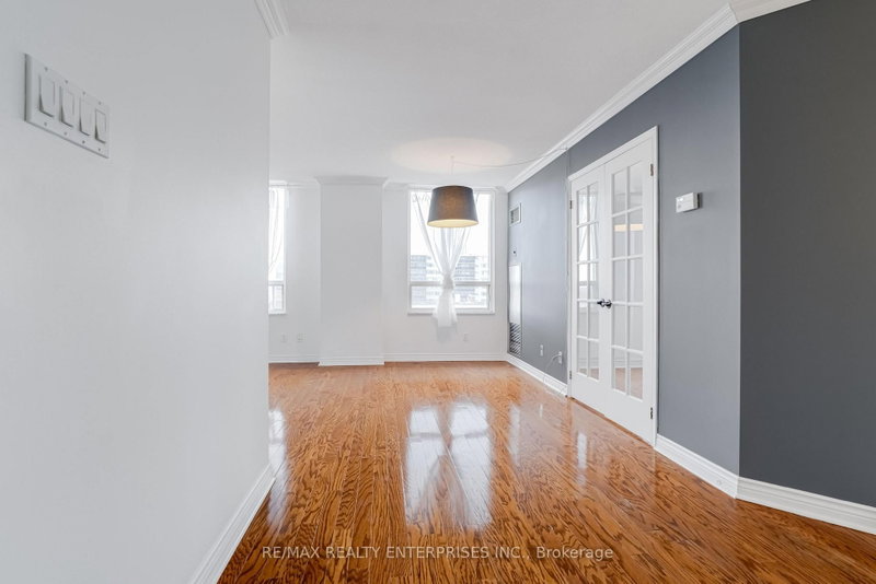 304 - 2285 Lake Shore Boulevard W