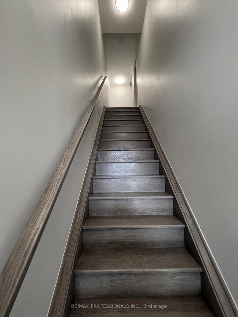 121 - 62 Dixfield Drive