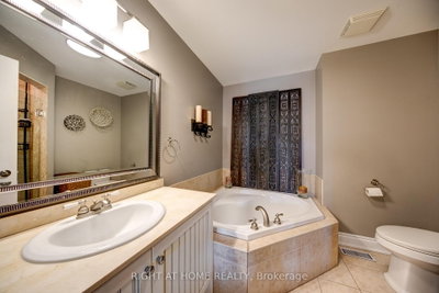 120 Bronte Oakville,ON L6L 3C1 — Photo 23
