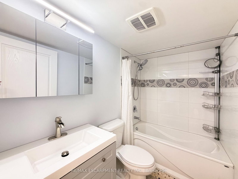 2545 Erin Centre Mississauga,ON L5M 6Z9 — Photo 16