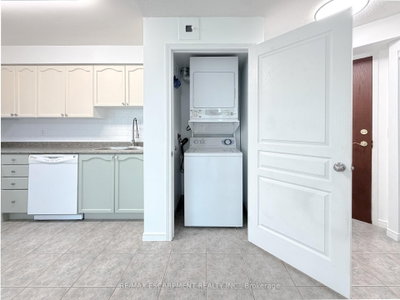2545 Erin Centre Mississauga,ON L5M 6Z9 — Photo 17