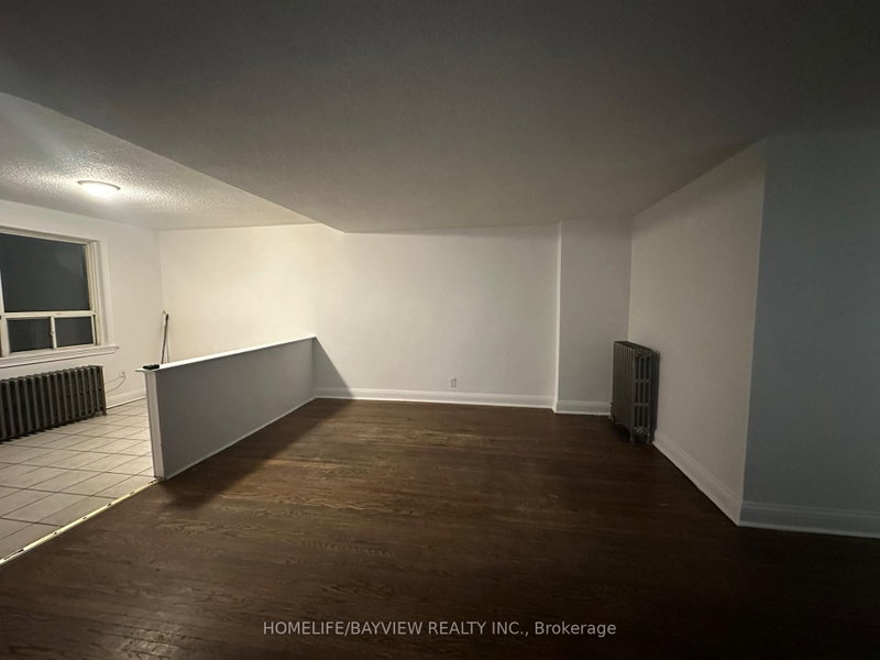 200 - 2597 Eglinton Avenue W