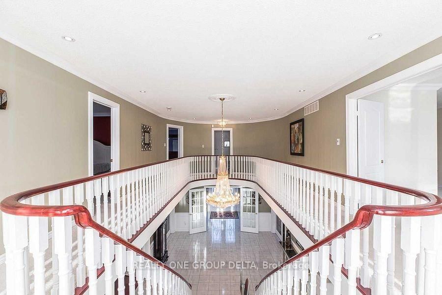 1918 Royal Credit Boulevard • Mississauga, ON photo 14