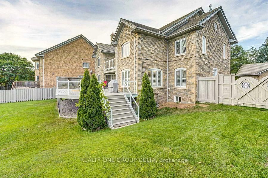 1918 Royal Credit Boulevard • Mississauga, ON photo 25