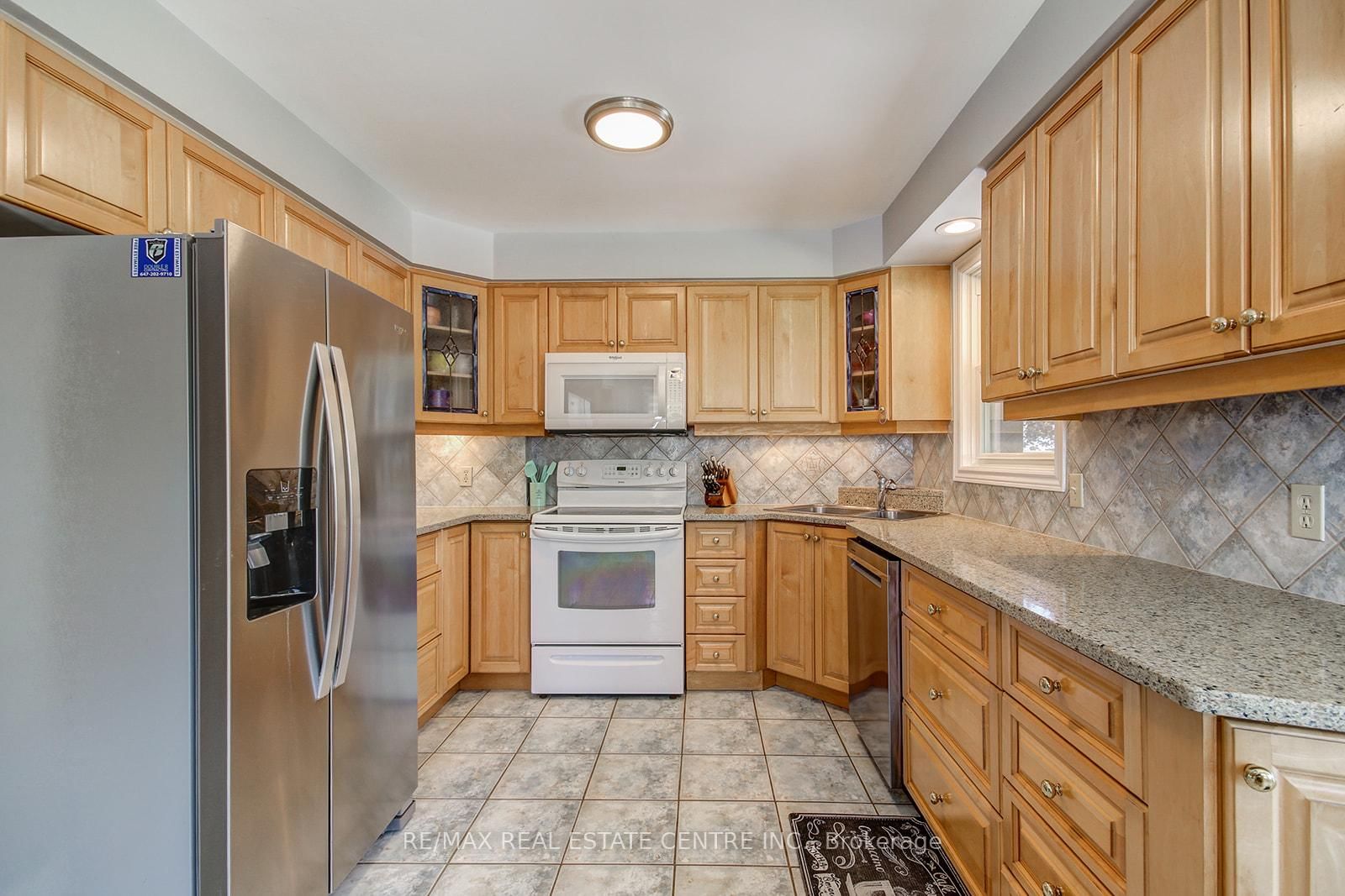200 DELREX Boulevard • Halton Hills, ON photo 13