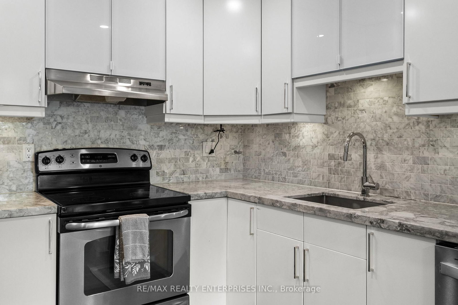 685 Francis Road • #1 • Burlington, ON photo 14