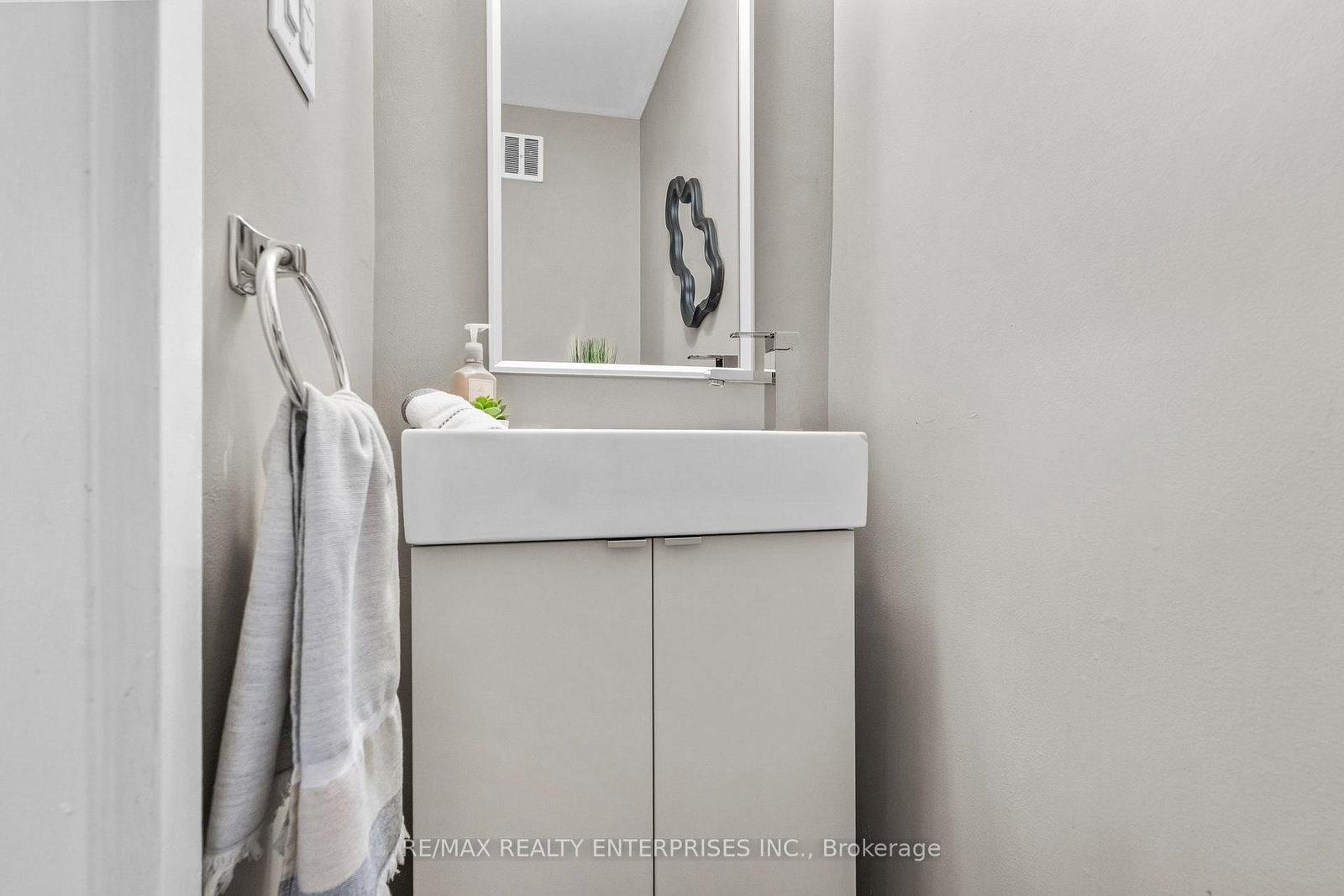 685 Francis Road • #1 • Burlington, ON photo 31