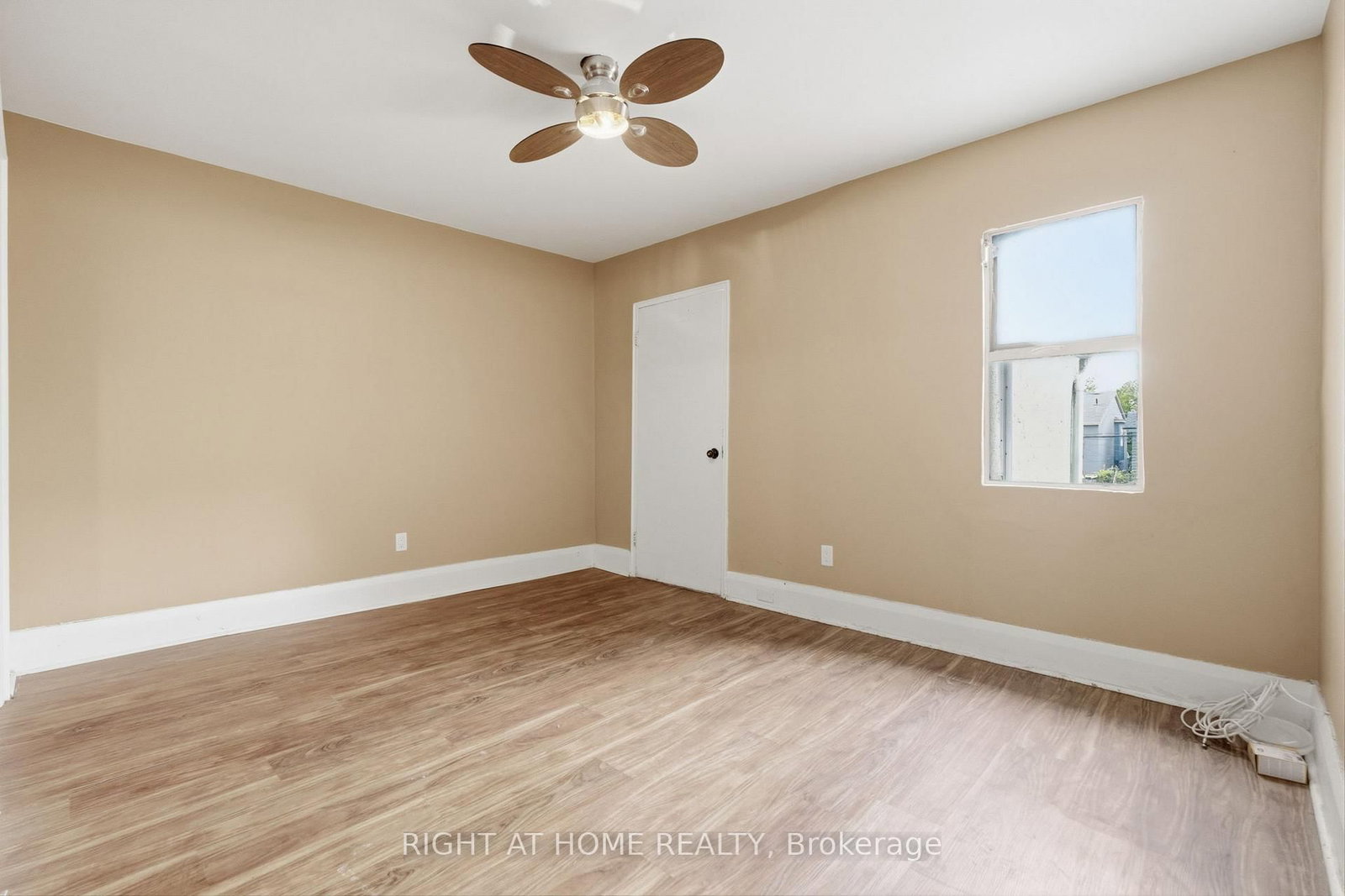 502 Salem Avenue N • Toronto, ON photo 28