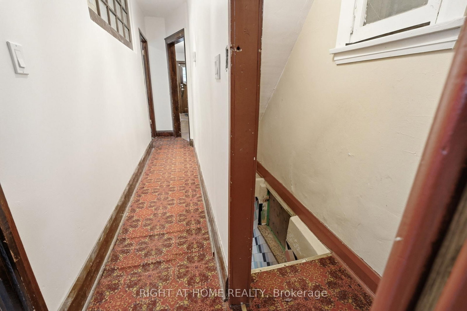 502 Salem Avenue N • Toronto, ON photo 37