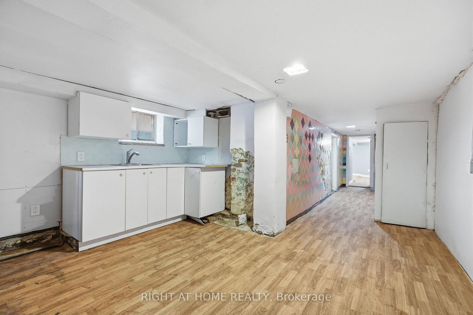 502 Salem Avenue N • Toronto, ON photo 42