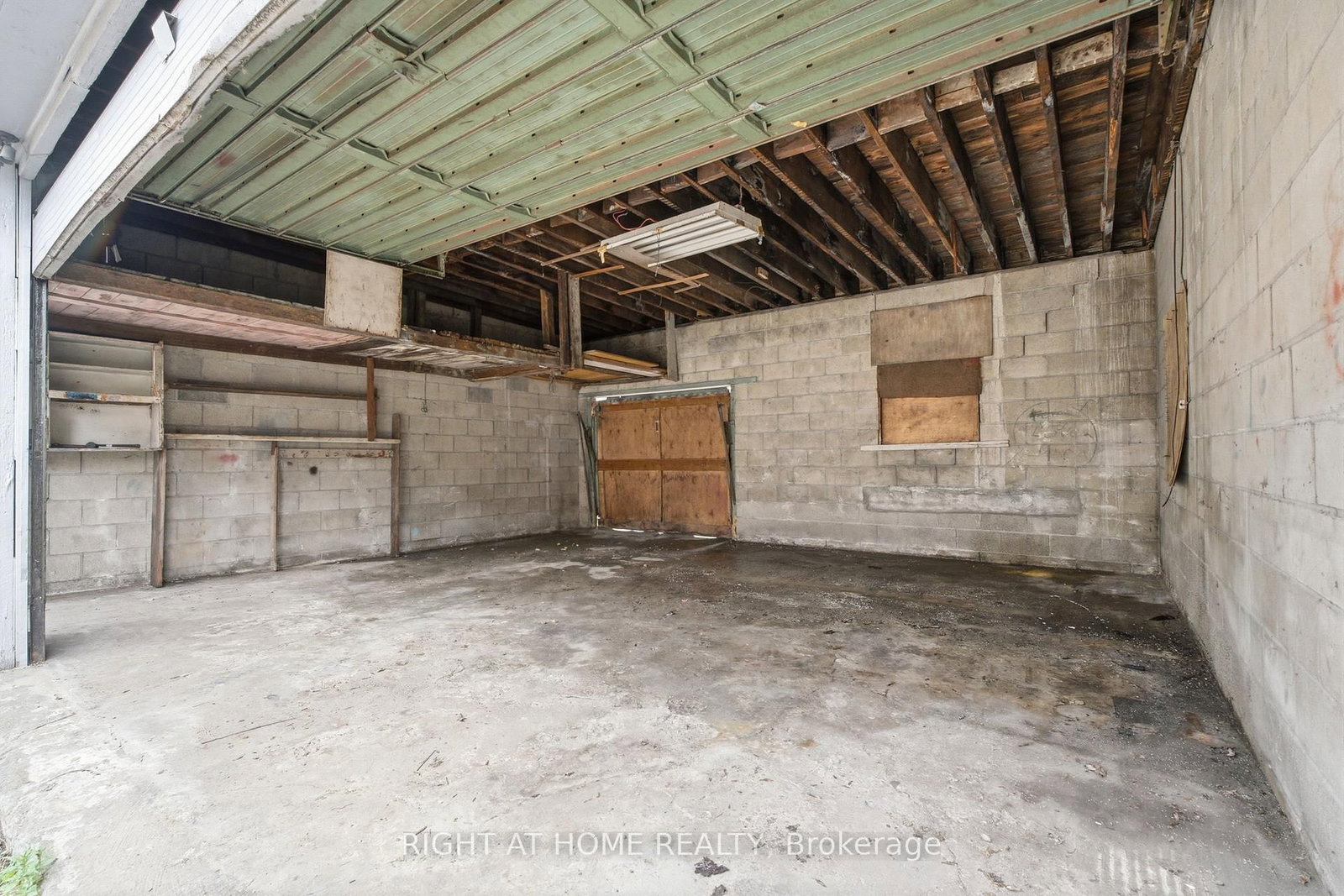 502 Salem Avenue N • Toronto, ON photo 48