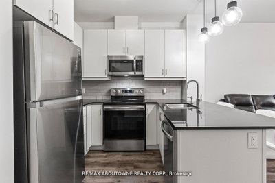 Unit 121 — 102 Grovewood Common — photo 4