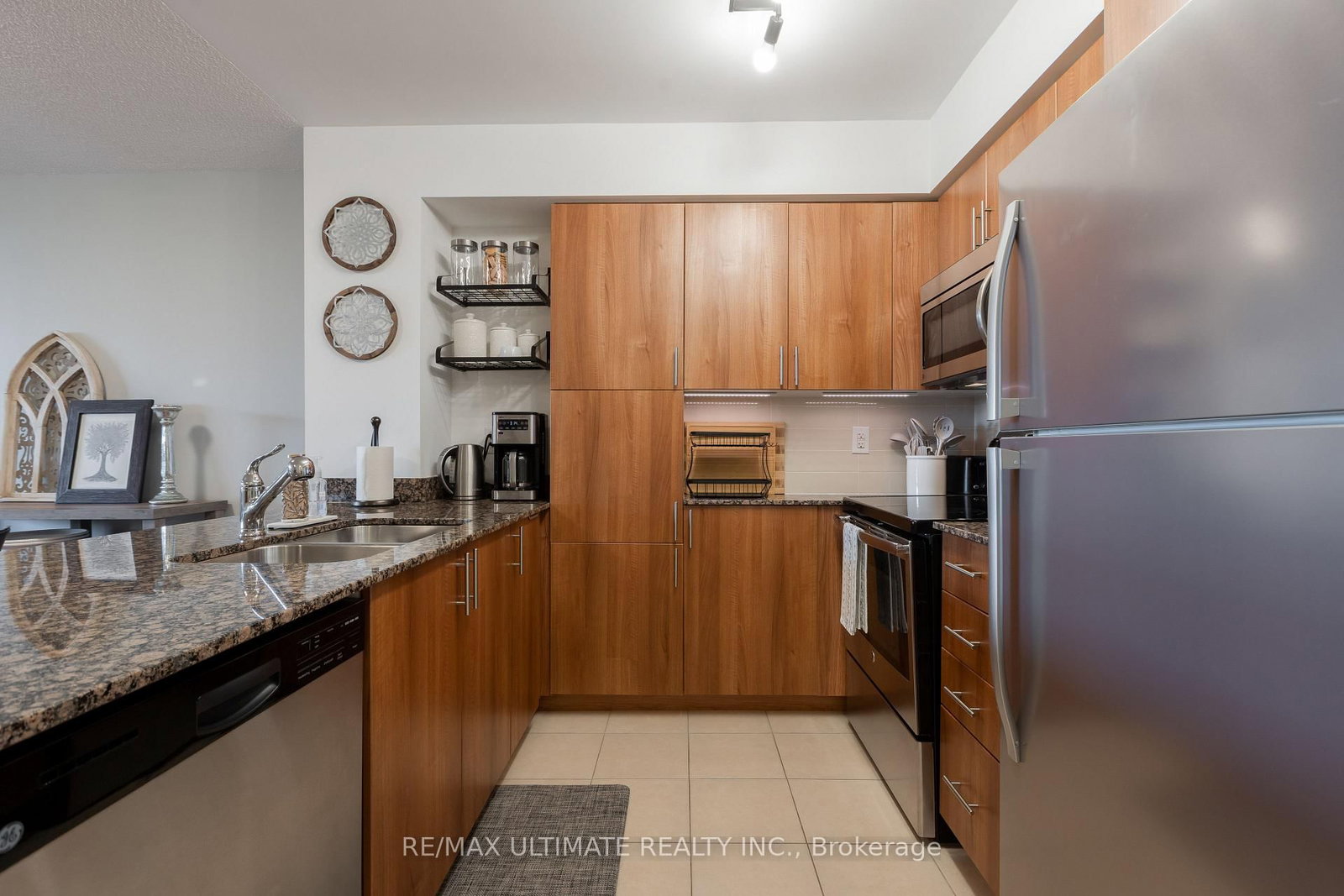 308-830 Lawrence Avenue, Toronto, ON, photo 3