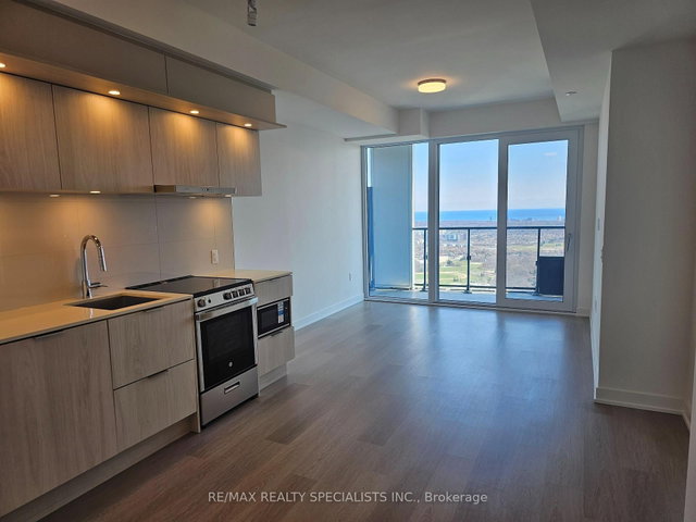 3810 - 448 Burnhamthorpe Road W