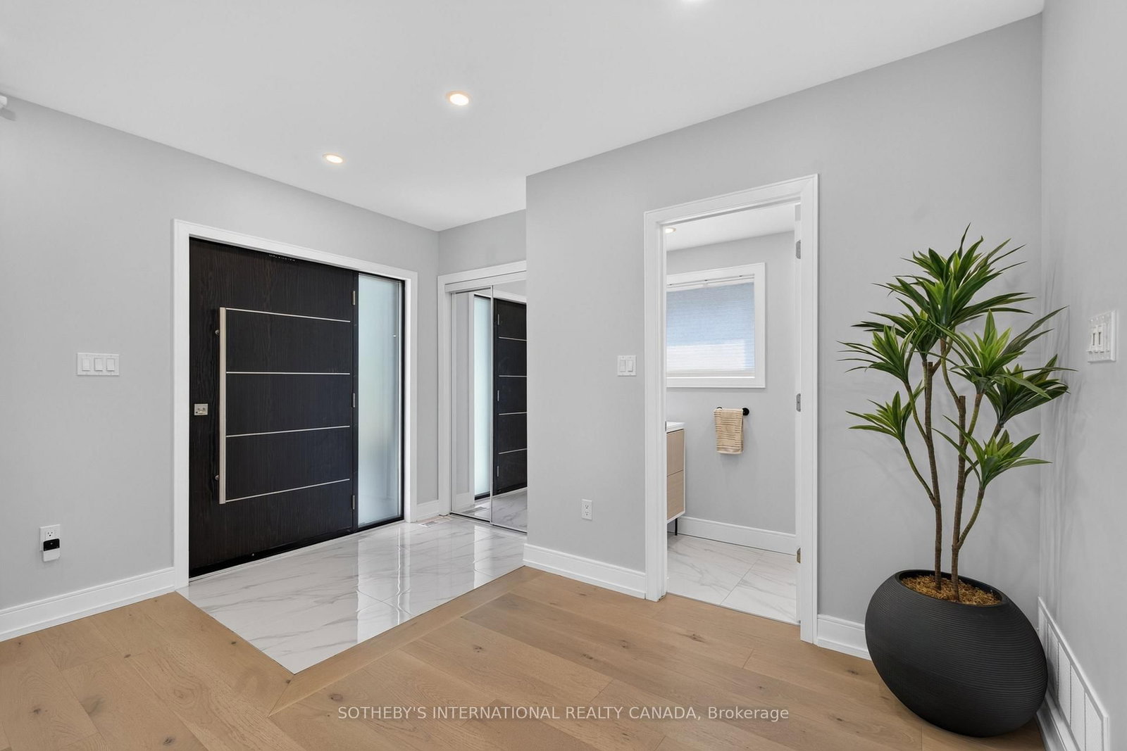 20 Uno Drive • Toronto, ON photo 5