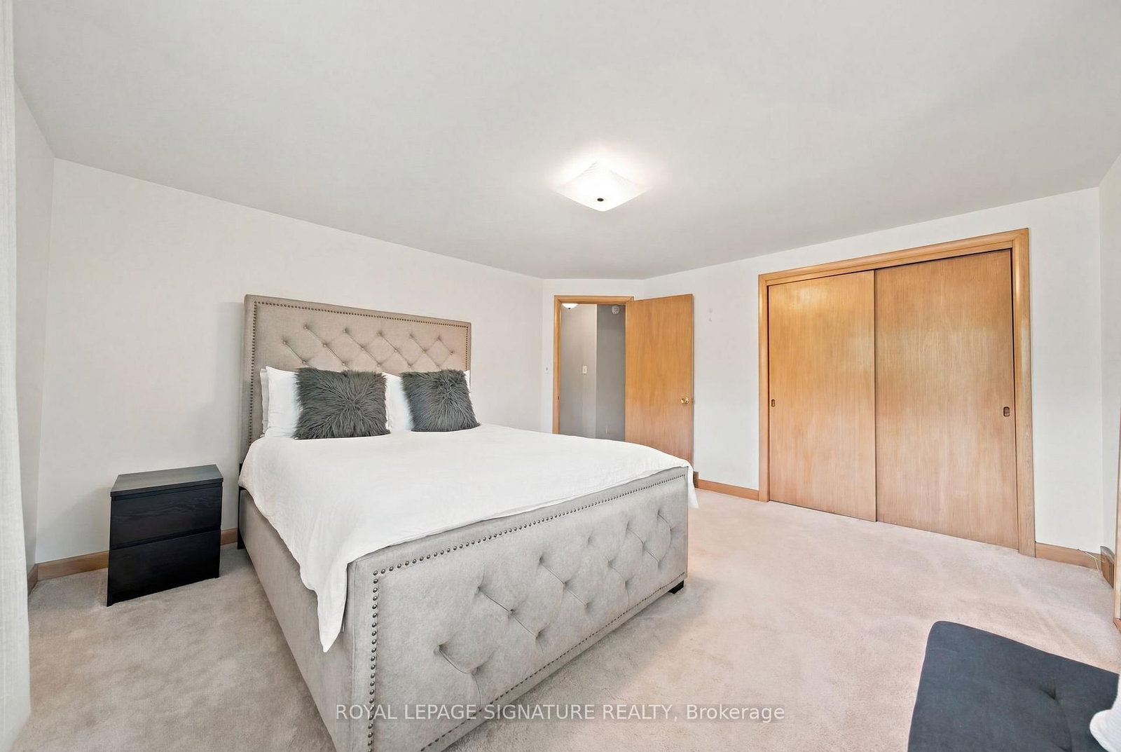 308 South Court S • Burlington, ON photo 19