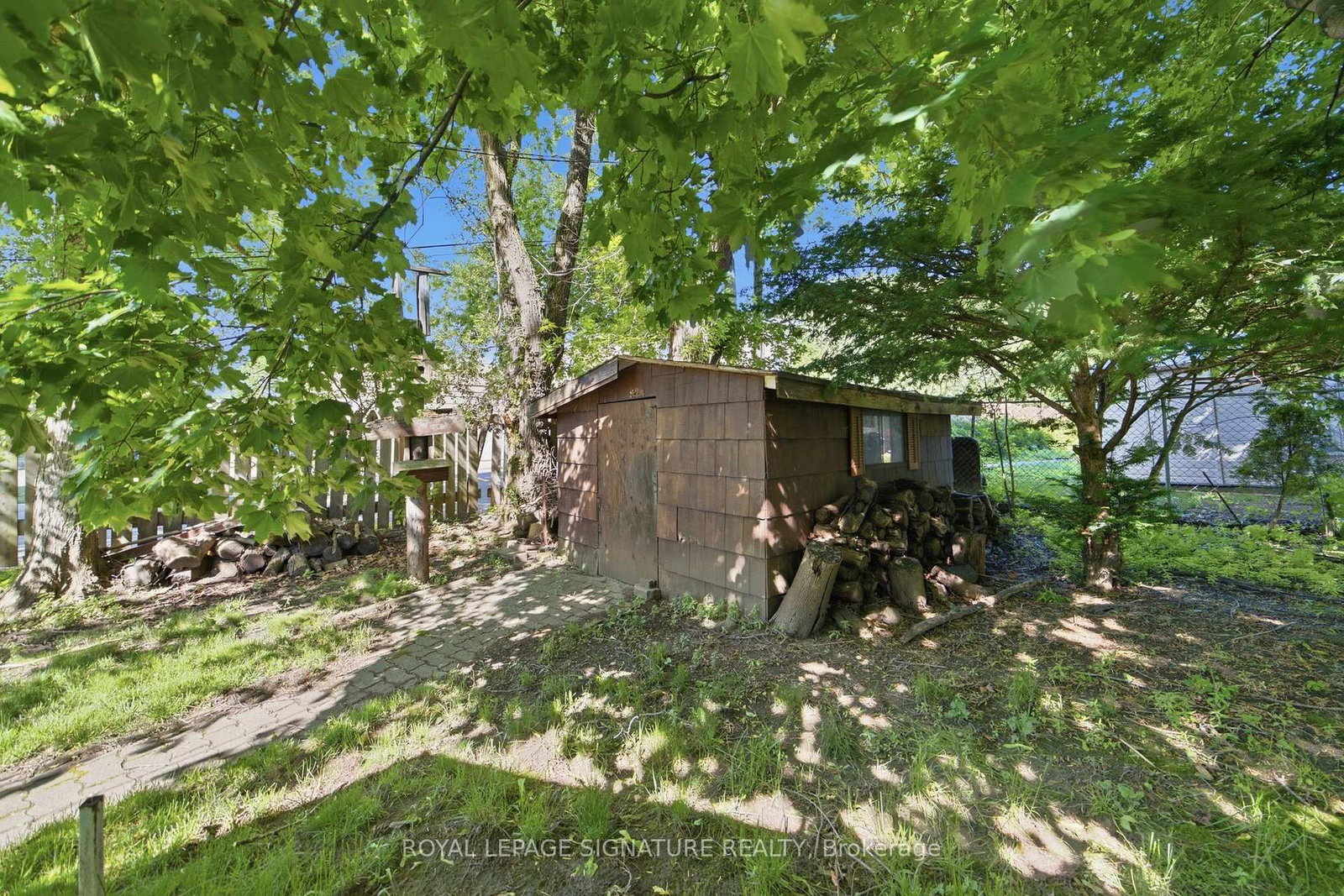 308 South Court S • Burlington, ON photo 34